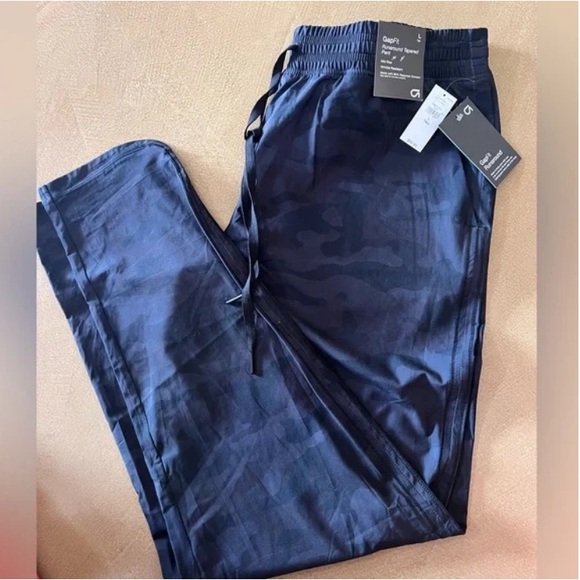 Gap Fit athletic pants - Picture 3 of 8